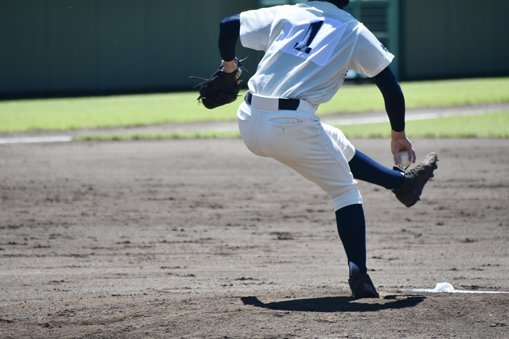 投球で肘を傷める野球肘